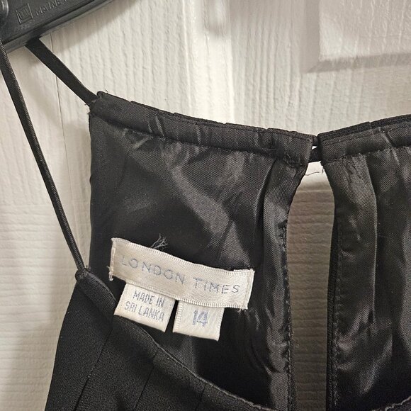 LONDON TIMES. Black. Halter Neckline. Sleeveless. Ruched Waistband.Size: 14 - Picture 3 of 5